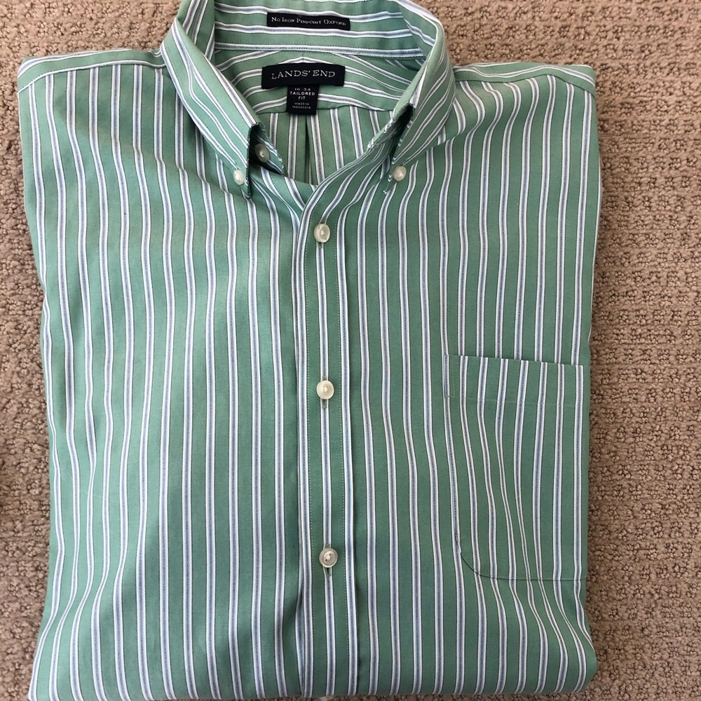 Men’s long sleeve button down dress shirt